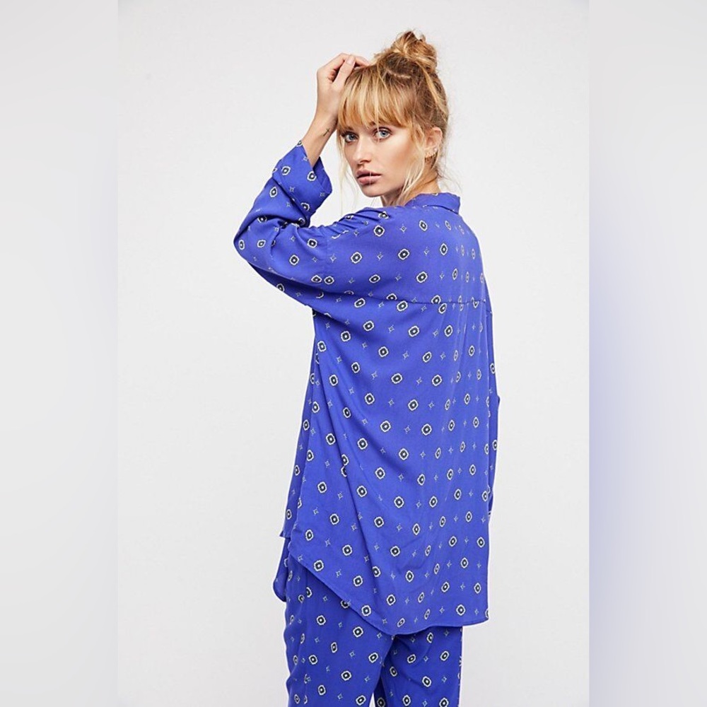 Free People INTIMATELY SHIRT UP LONG SLEEVE BUTTON DOWN TOP BLUE size M